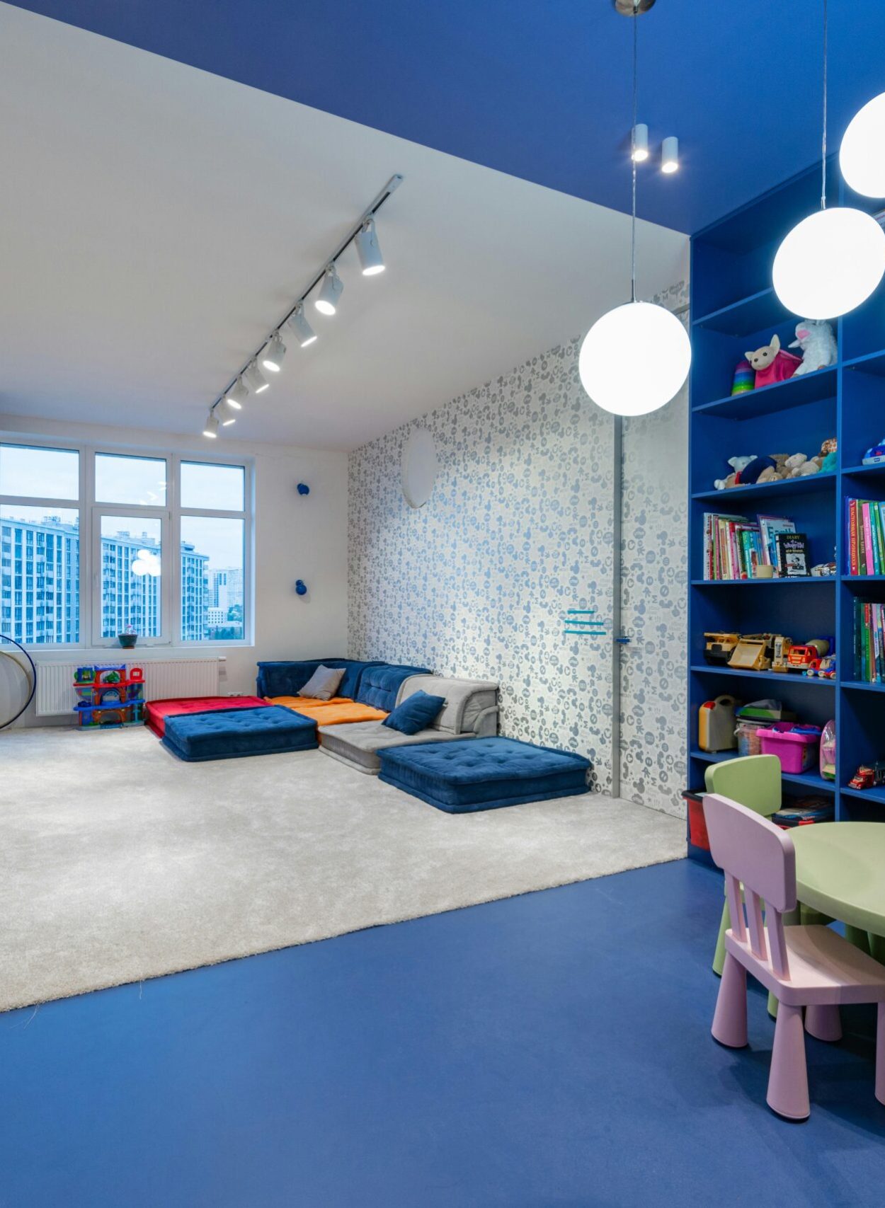 pexels-heyho-7045943